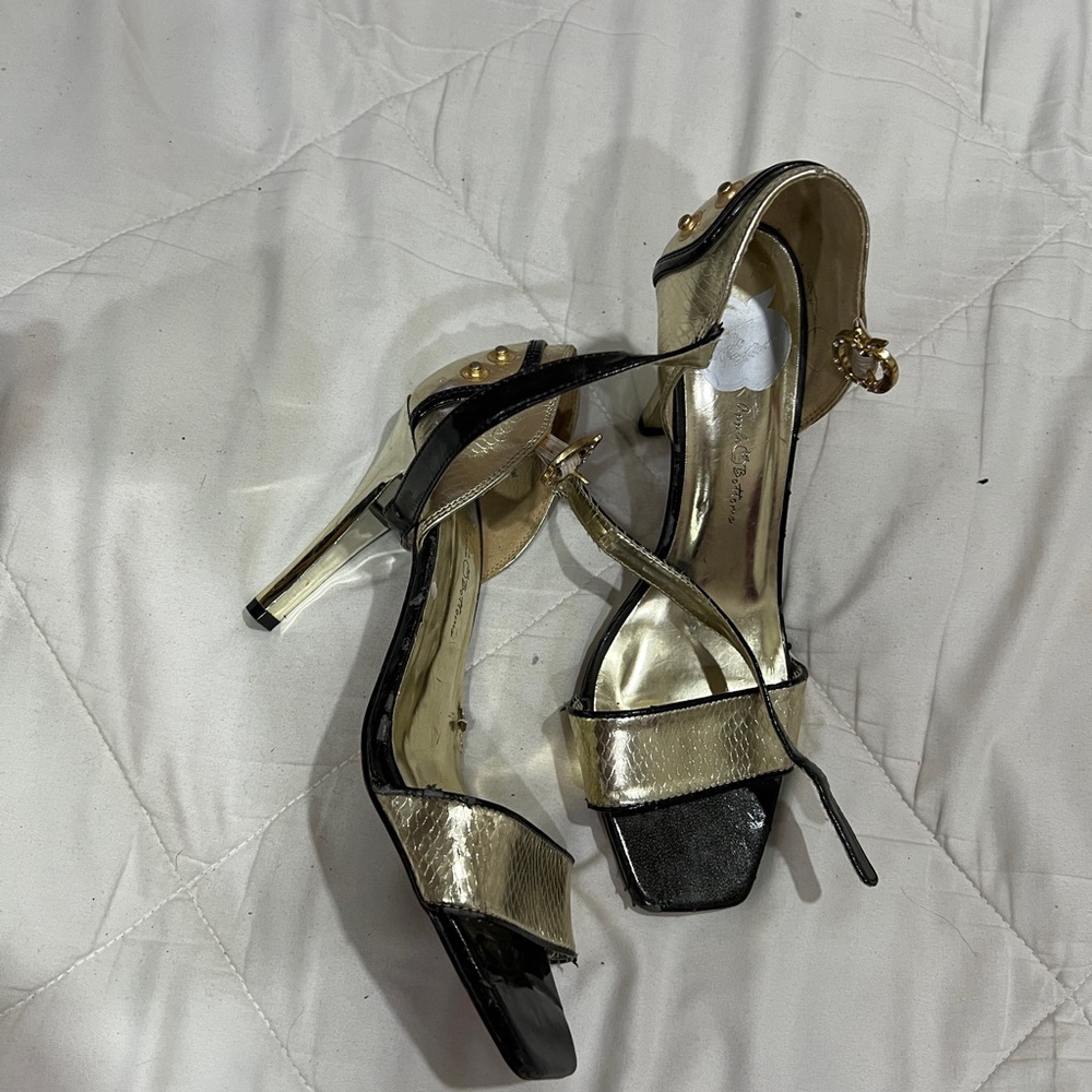 Apple bottoms heels 7.5